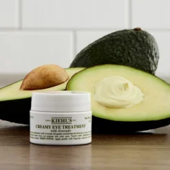 Creamy Eye Treatment With Avocado