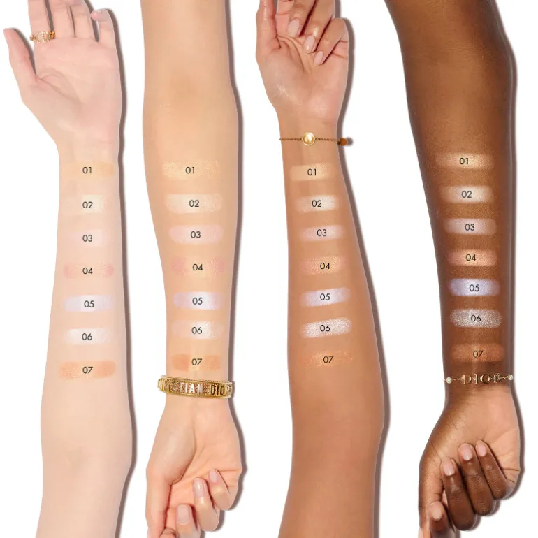 DIOR FOREVER GLOW LUMINIZEREnlumineur infusé d'acide hyaluronique