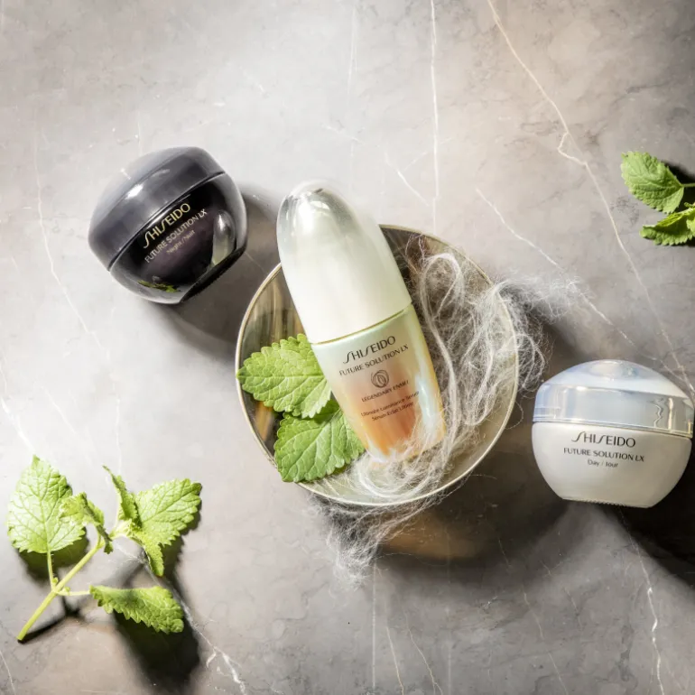 Future Solution LX Legendary Enmei Ultimate Luminance Serum 30ml