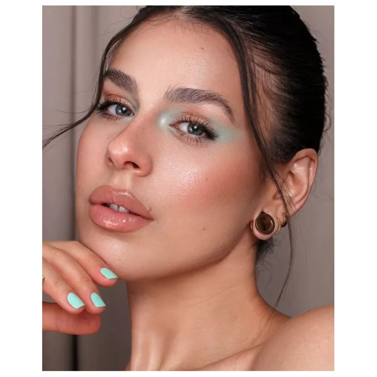 GLOW LOVER OIL-INFUSED ILUMINADOR