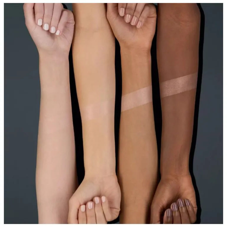 GLOW LOVER OIL-INFUSED ILUMINADOR