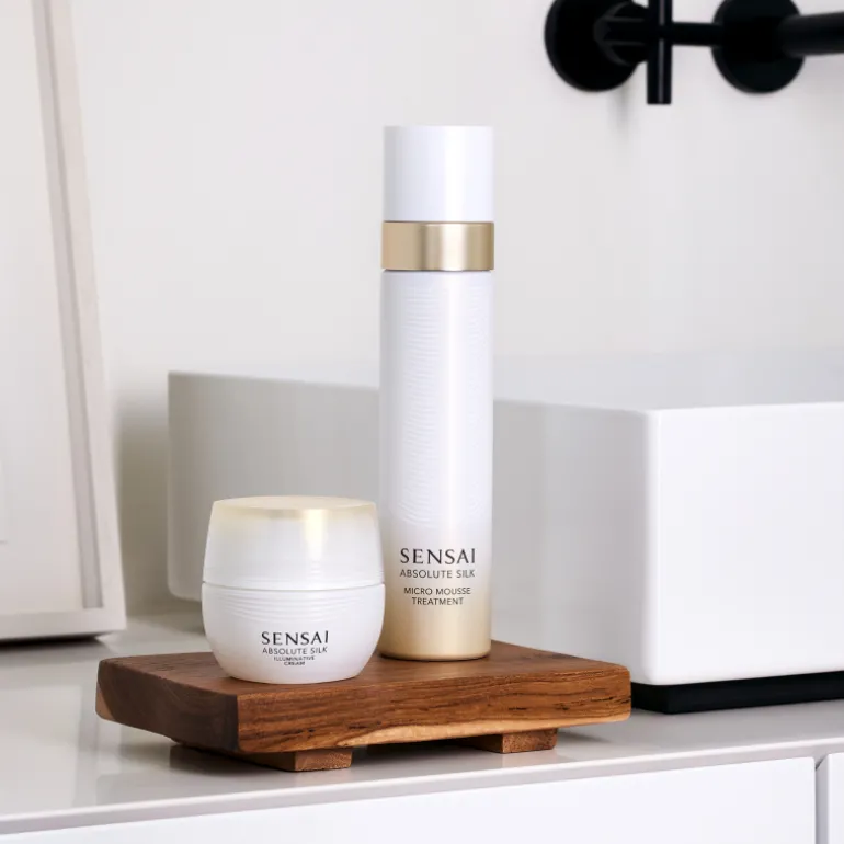 SENSAI ABSOLUTE SILK MICRO MOUSSE TREATMENT