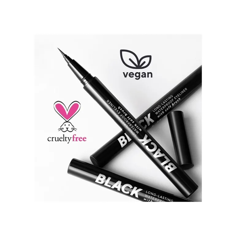 Black Eyeliner With Soft Brush