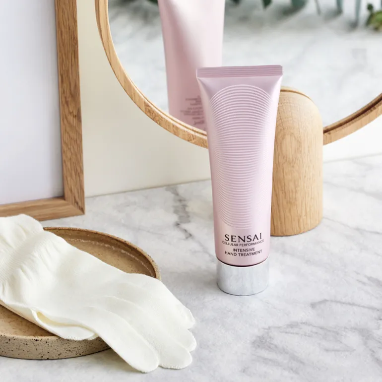 SENSAI CP BODY TREATMENT GLOVES