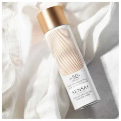 SILKY BRONZE COOLING PROTECTIVE SUNCARE SPRAY SPF50+