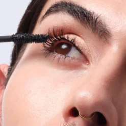 SUPERHERO WATERPROOF MASCARA